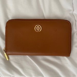 Tory Burch wallet